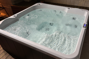 COMO CUIDAR BANHEIRA DE HIDROMASSAGEM, JACUZZI